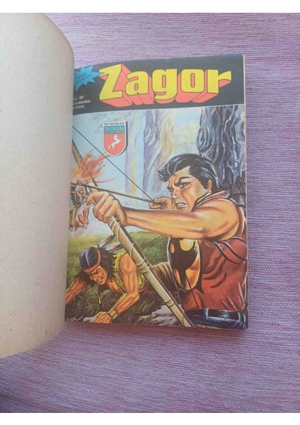 Zagor Cilt 40 Toplamda 4 Fasikul Kapakli Kapaklar Eksiksiz Sayfalar Temiz Eksiksiz Kondisyon Çok Iyi Durumda. Sayi =157/158/159/160 Fasikuller 160 Sayfadir indirimleri
