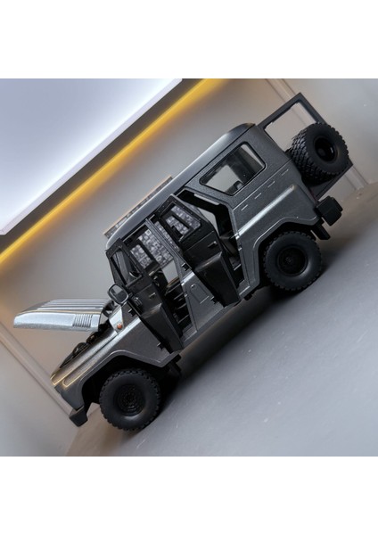 1:18 Rus Vaz Avcısı Arazi Aracı Modeli (Yurt Dışından) modelleri