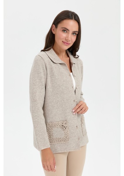 Kadın Polo Yaka Cebi Gül Işlemeli Kısa Yün Hırka V.bej