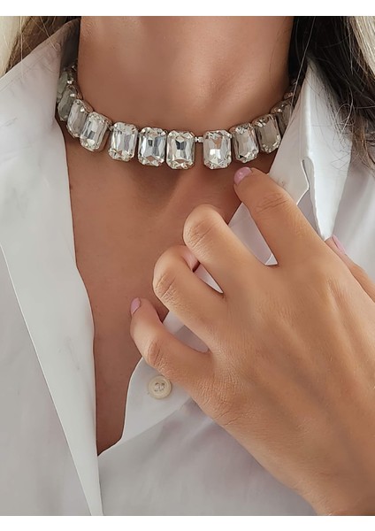 Harmonia Elmas Görünümlü Baget Kare Model Choker Kolye
