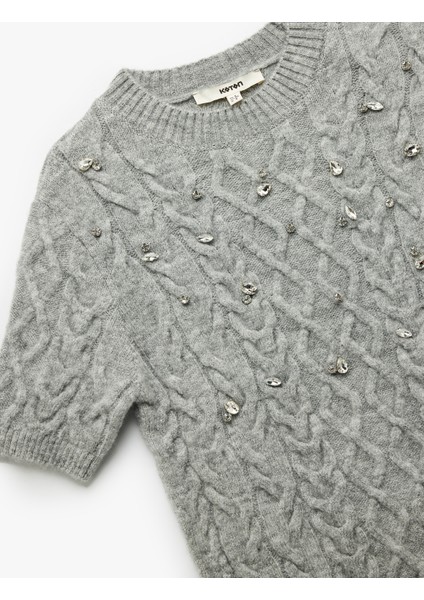 Regular Fit Kısa Kollu Bisiklet Yaka Taşlı Saç Örgü Kazak indirimleri