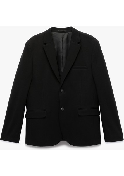 Uzun Kollu Kapaklı Cep Detaylı Düğmeli Slim Fit Mono Yaka Blazer Ceket