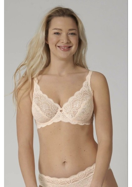 Amourette 300 W x Dantelli Toparlayıcı 2 Beden Küçülten Sütyen modelleri