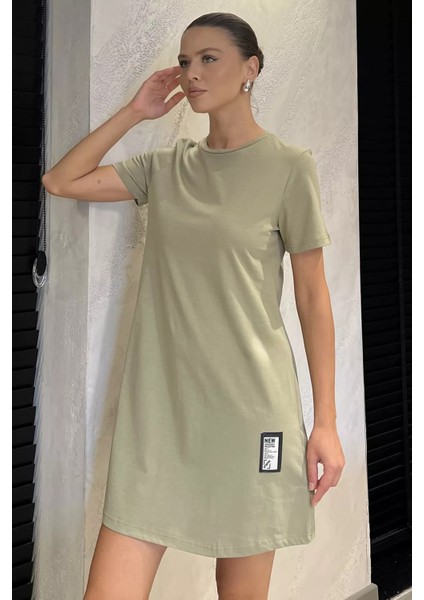 Kadın Bisiklet Yaka Arma Detaylı T-Shirt Elbise P-00003410 fiyatları