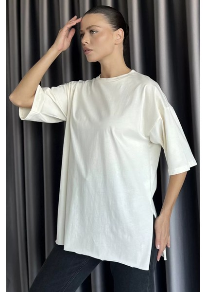 Kadın Bisiklet Yaka Yan Yırtmaç Detaylı Salaş T-Shirt P-00003411 fiyatları