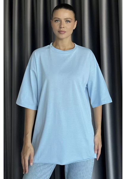Kadın Bisiklet Yaka Yan Yırtmaç Detaylı Salaş T-Shirt P-00003411