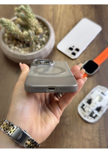 iPhone 16 Pro Magsafe Uyumlu Mika Sararmaz Kılıf SOOCASE720 modelleri