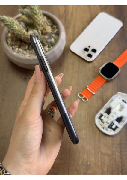 iPhone 11 Magsafe Uyumlu Mika Sararmaz Kılıf SOOCASE720 fiyatları