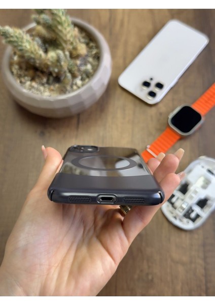 iPhone 11 Magsafe Uyumlu Mika Sararmaz Kılıf SOOCASE720 modelleri
