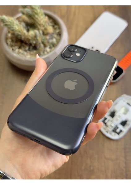 iPhone 11 Magsafe Uyumlu Mika Sararmaz Kılıf SOOCASE720 fırsatları