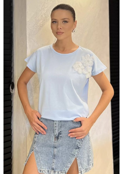 Çiçek Aplikeli Tişört P-00017883 fiyatları