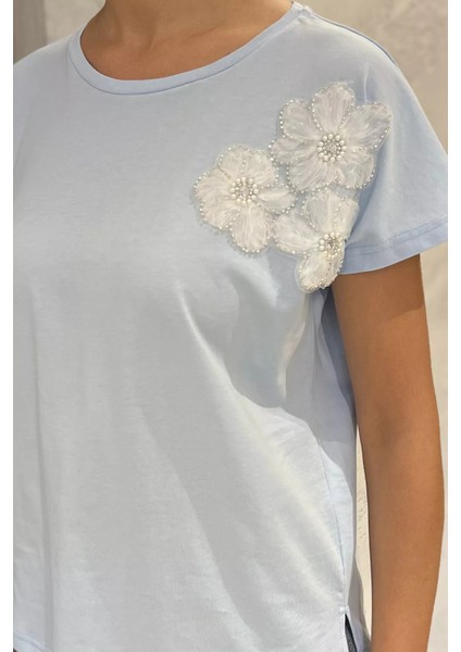 Çiçek Aplikeli Tişört P-00017883 fırsatları