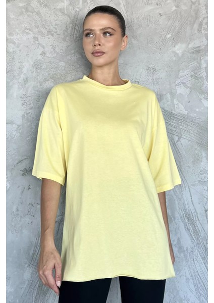 Kadın Bisiklet Yaka Yan Yırtmaç Detaylı Salaş T-Shirt P-00003411