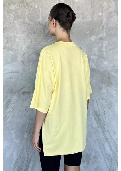 Kadın Bisiklet Yaka Yan Yırtmaç Detaylı Salaş T-Shirt P-00003411 modelleri