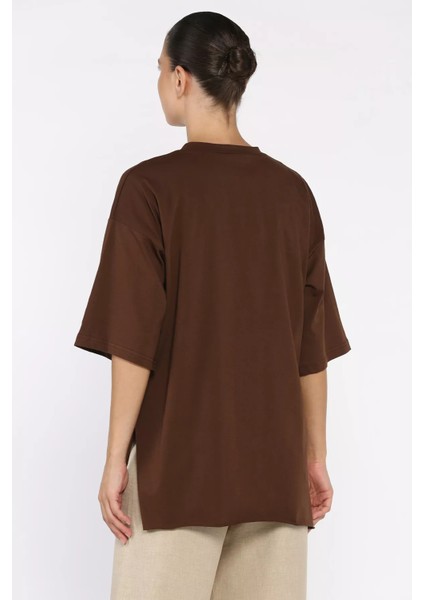 Kadın Bisiklet Yaka Yan Yırtmaç Detaylı Salaş T-Shirt P-00003411 modelleri