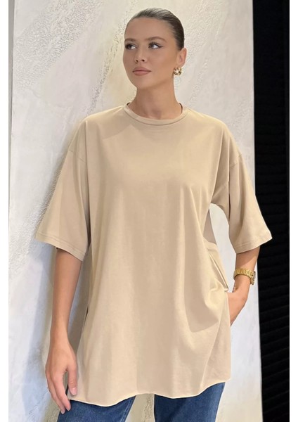 Kadın Bisiklet Yaka Yan Yırtmaç Detaylı Salaş T-Shirt P-00003411