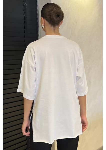 Kadın Bisiklet Yaka Yan Yırtmaç Detaylı Salaş T-Shirt P-00003411 modelleri