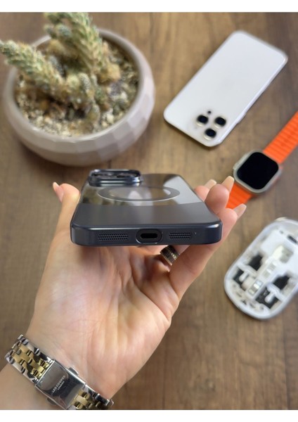 iPhone 16 Pro Max Magsafe Uyumlu Mika Sararmaz Kılıf SOOCASE720 modelleri