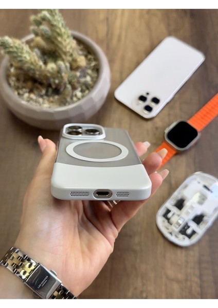 iPhone 16 Pro Magsafe Uyumlu Mika Sararmaz Kılıf SOOCASE720 modelleri