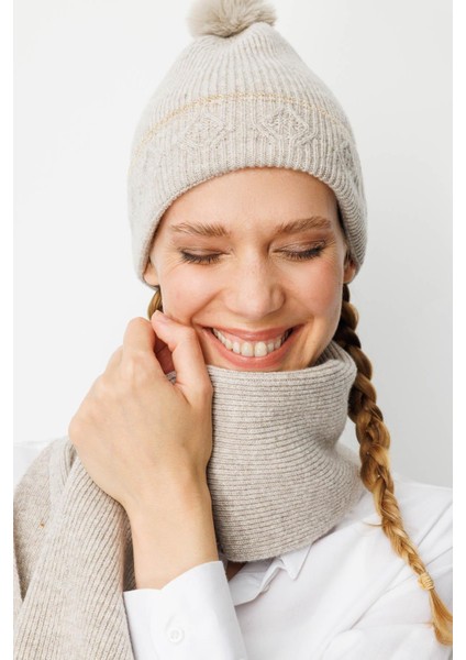Kadın Simli Jakarlı Ponponlu Yün Şapka V.bej