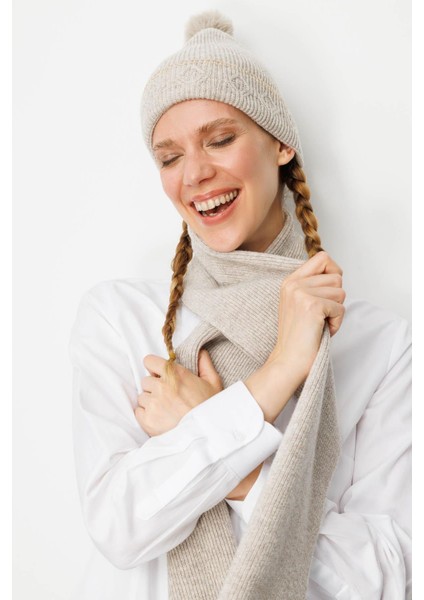 Kadın Simli Jakarlı Ponponlu Yün Şapka V.bej modelleri