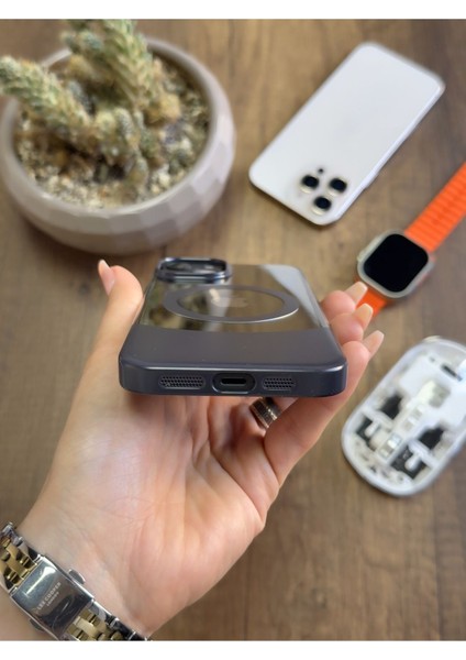 iPhone 13/14 Magsafe Uyumlu Mika Sararmaz Kılıf SOOCASE720 modelleri
