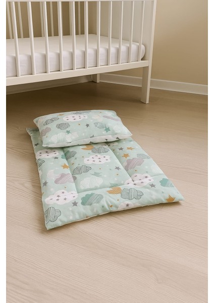 Pamuklu Kumaştan Alt Açma Minderi ve Yastığı (Yeşil Bulutlu/yıldızlı)