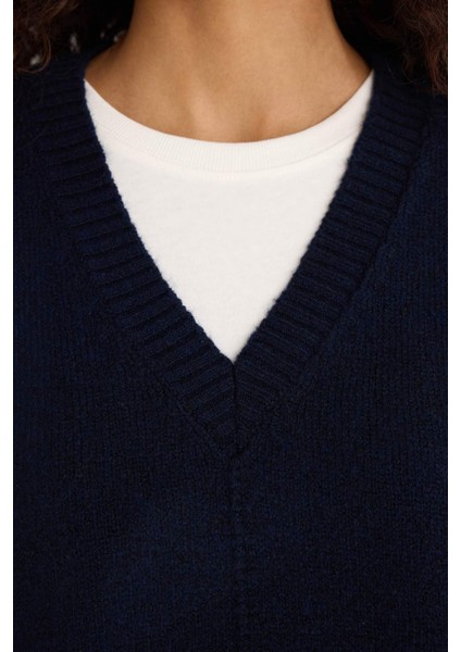 Regular Fit V Yaka Triko Süveter F2901AX25AU indirimleri