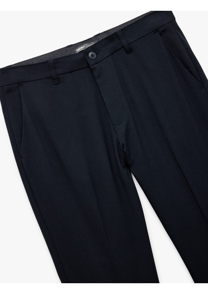 Normal Bel Slim Fit Düğmeli Cep Detaylı Kumaş Pantolon indirimleri