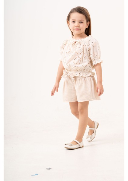 Kız Çocuk 2’li Takım Astarlı Brode Bluz ve Astarlı Keten Şort modelleri