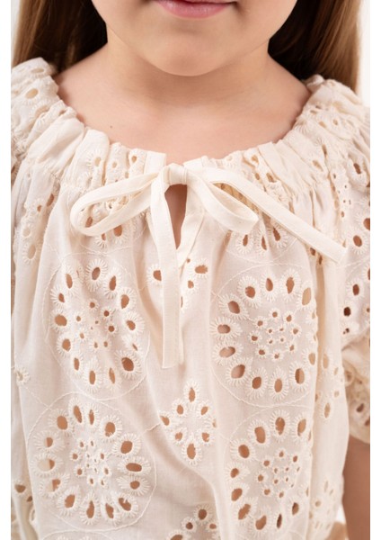 Kız Çocuk 2’li Takım Astarlı Brode Bluz ve Astarlı Keten Şort