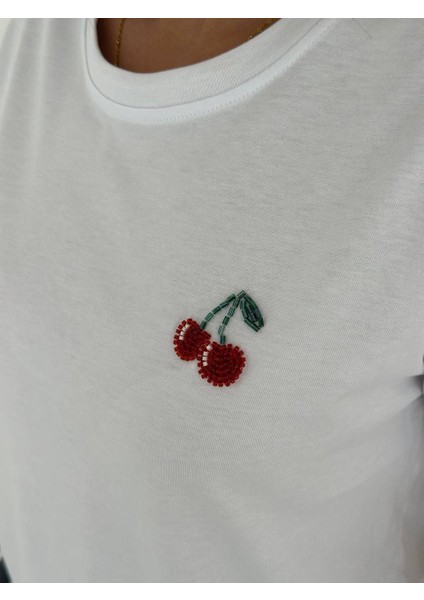 Kiraz Nakışlı Kısa Kollu T-Shirt fiyatları