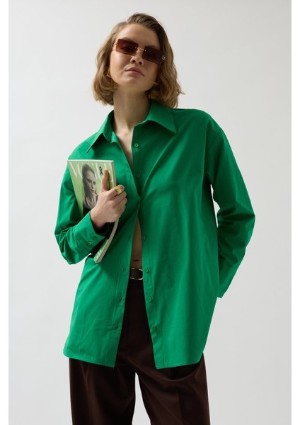 Sırt Dekolteli Bağcıklı Gömlek