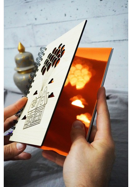 Uçan Balon Ev Ahşap Kapaklı Defter - Çizgisiz Defter - Günlük - Ajanda-Hediyelik-A5 Anı Defteri fiyatları