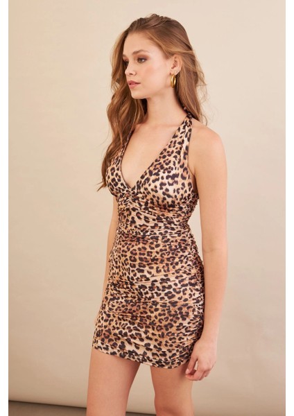 Kadın Camel-Siyah Boyundan Bağlamalı Drapeli Leopar Mini Elbise DCF033-90 fırsatları