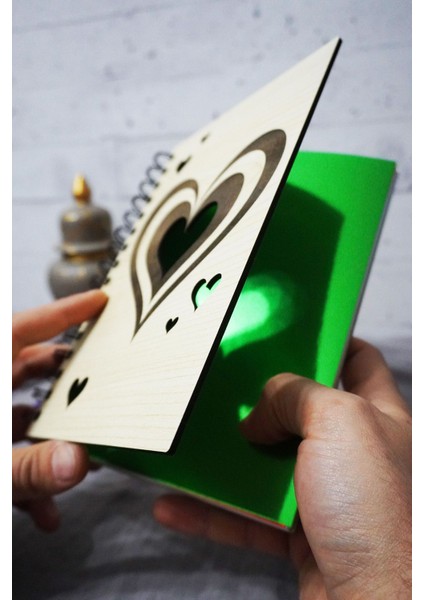 Kalp Desenli Ahşap Kapaklı Defter - Kareli Defter - Ajanda - Okul Defteri (A5 - 120 Sayfa) fiyatları