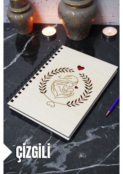 Anne Bebek Temalı Ahşap Kapaklı Defter - Çizgili Defter - Ajanda - Okul Defteri (A5 - 120 Sayfa)