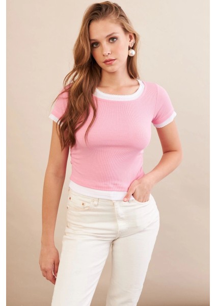 Kadın Pembe Büzgülü Beyaz Garnili Bluz MX9465