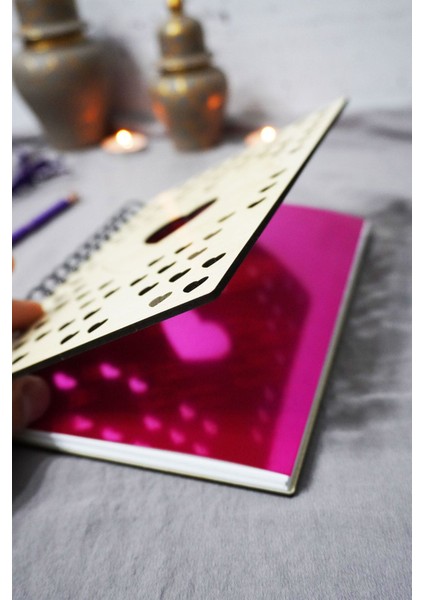 Kalp Desenli Ahşap Kapaklı Defter - Kareli Defter - Ajanda - Okul Defteri (A5 - 120 Sayfa) fiyatları