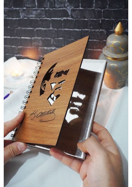 Atatürk Temalı Ahşap Kapaklı Defter - Kareli Defter - Ajanda - Okul Defteri (A5 - 120 Sayfa) fiyatları
