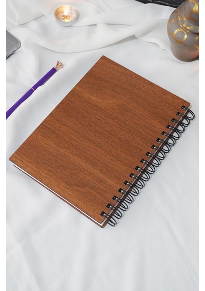 Rüya Kapanı Ahşap Kapak Günlük Planlayıcı Defter - Süresiz Ajanda (Ceviz) A5 - Tarihsiz Planlayıcı