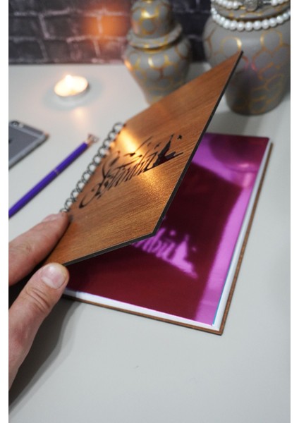 Istanbul Yazılı Ahşap Kapaklı Defter - Çizgili Defter - Ajanda - Okul Defteri (A5 - 120 Sayfa) fiyatları