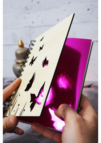 Kelebek Desenli Ahşap Kapaklı Defter - Noktalı Defter - Ajanda - Okul Defteri (A5 - 120 Sayfa) fiyatları