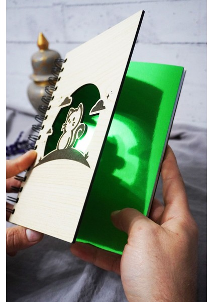 Kedi Desenli Ahşap Kapaklı Defter - Çizgili Defter - Ajanda - Okul Defteri (A5 - 120 Sayfa) fiyatları