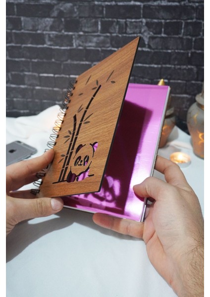 Panda Temalı Ahşap Kapaklı Defter - Kareli Defter - Ajanda - Okul Defteri (A5 - 120 Sayfa) fiyatları