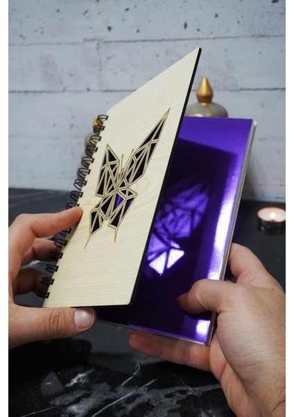 Kelebek Temalı Ahşap Kapaklı Defter - Noktalı Defter - Ajanda - Okul Defteri (A5 - 120 Sayfa) fiyatları