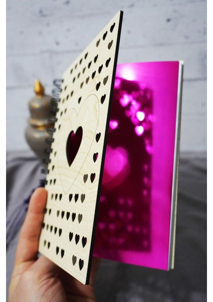 Kalp Desenli Ahşap Kapaklı Defter - Çizgili Defter - Ajanda - Okul Defteri (A5 - 120 Sayfa) modelleri