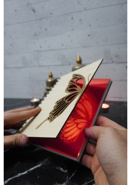 Kelebek Temalı Ahşap Kapaklı Defter - Noktalı Defter - Ajanda - Okul Defteri (A5 - 120 Sayfa) fiyatları