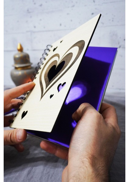 Kalp Desenli Ahşap Kapaklı Defter - Noktalı Defter - Ajanda - Okul Defteri (A5 - 120 Sayfa) fiyatları