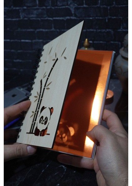 Panda Temalı Ahşap Kapaklı Defter - Noktalı Defter - Ajanda - Okul Defteri (A5 - 120 Sayfa) fiyatları